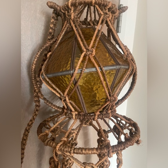 Vintage macrame flower pot holder with light - Picture 6 of 7